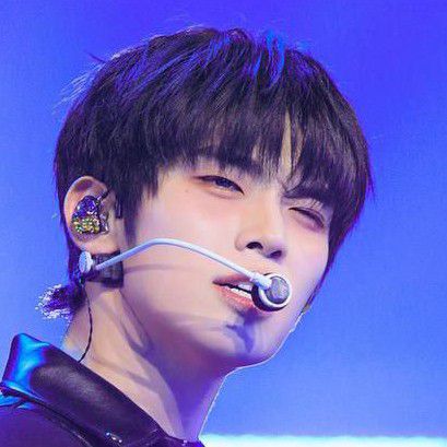 Recent activity shot of Kim Taerae (ZEROBASEONE)