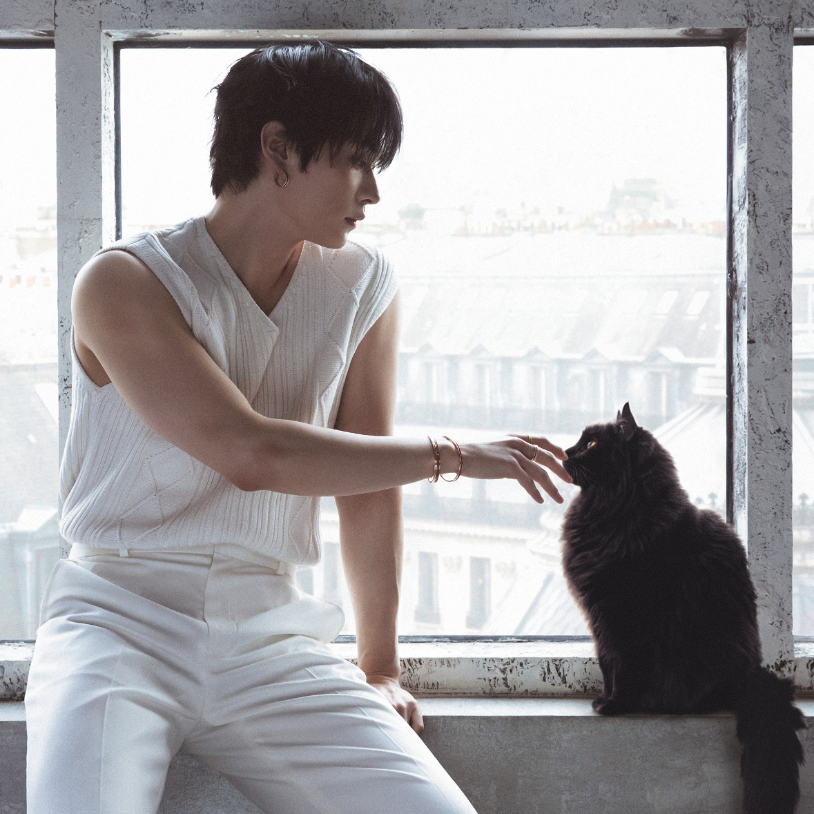 Latest photo of Lee Know (Stray Kids)