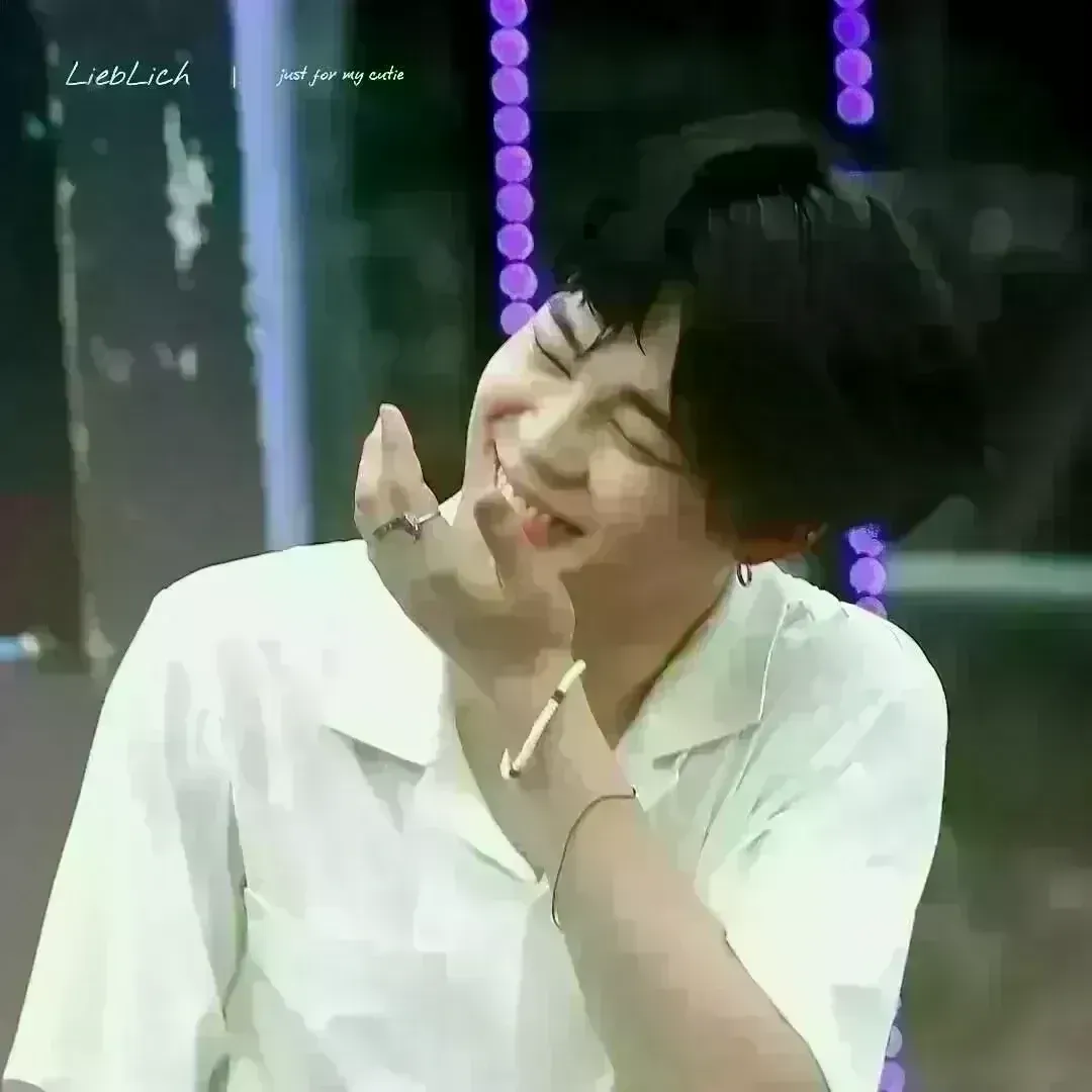 Momen yang diabadikan oleh penggemar Jimin (BTS)
