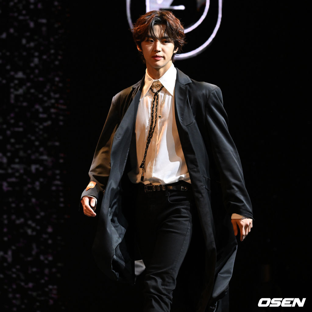 Recent activity shot of Hongseok (PENTAGON)