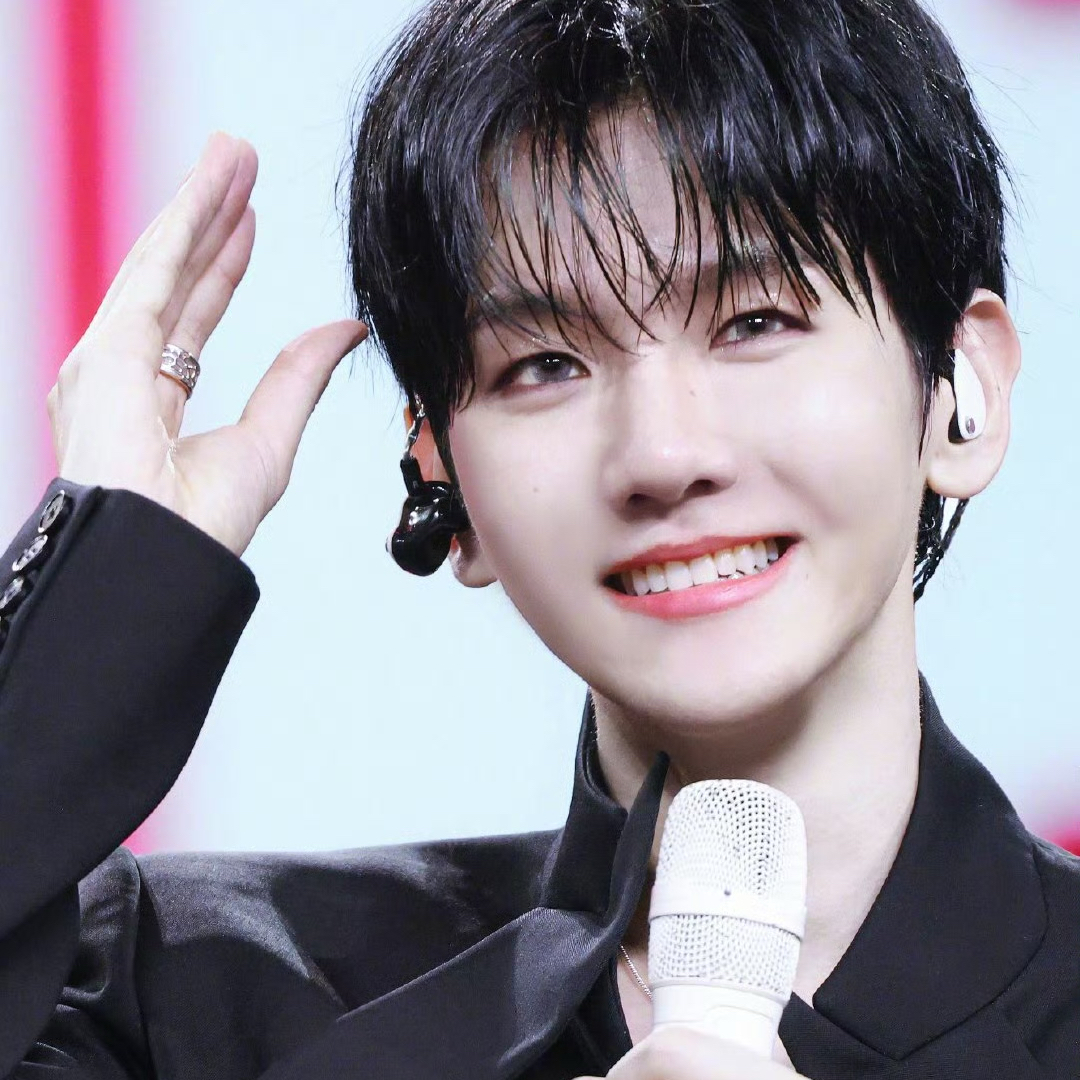 백현 (EXO)의 비하인드 컷