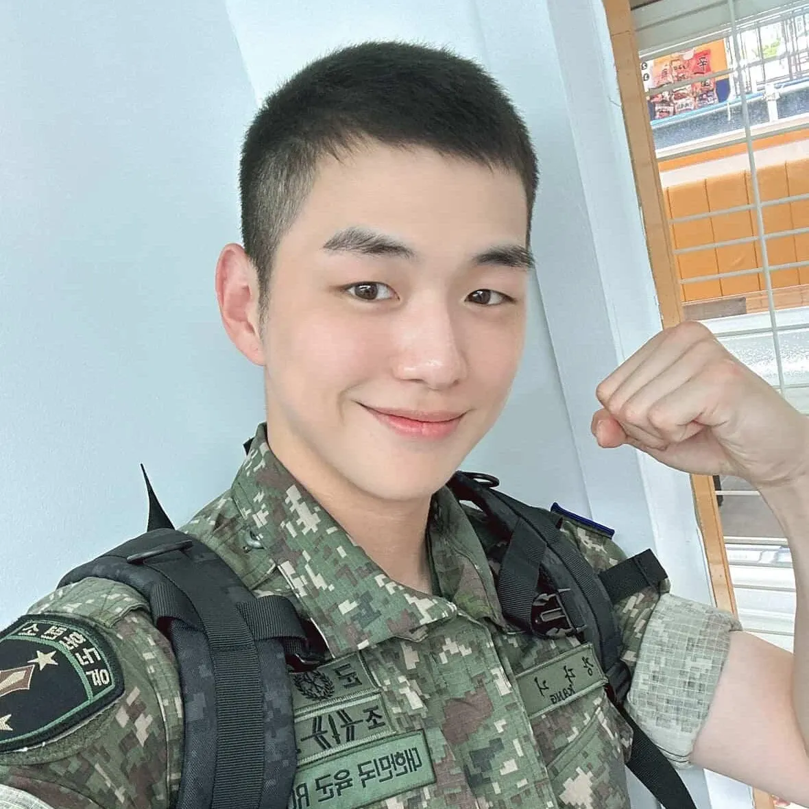 Behind-the-scenes cut of Kang Daniel