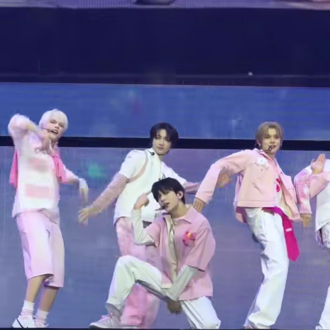 ヨンジュン (TOMORROW X TOGETHER)の最近の活動写真