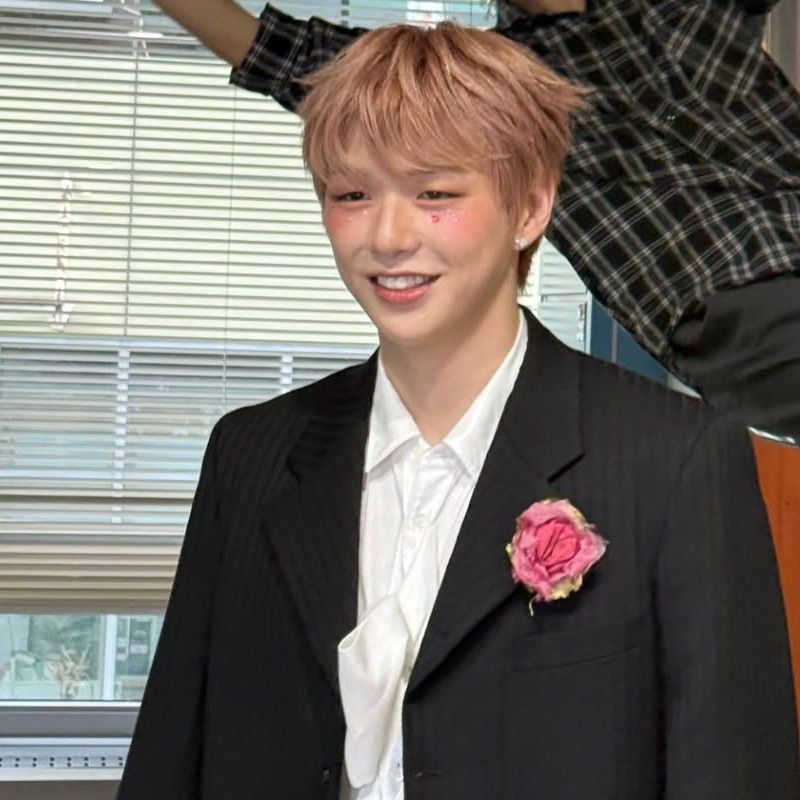 강다니엘의 비하인드 컷