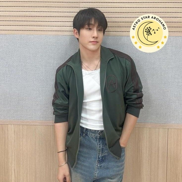 A moment captured by Jinjin (ASTRO)'s fan