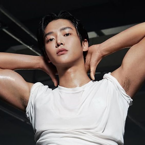 로운의 비하인드 컷