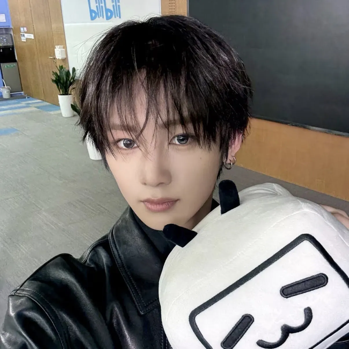 Recent activity shot of Zhou Anxin (ALPHA DRIVE ONE)