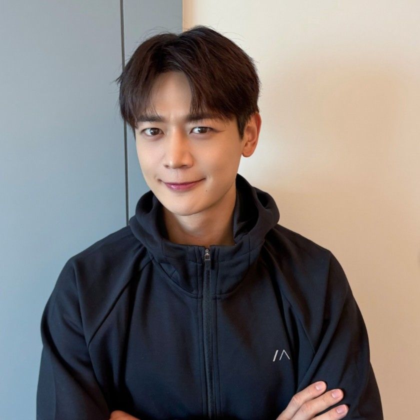 Behind-the-scenes cut of Minho (SHINee)
