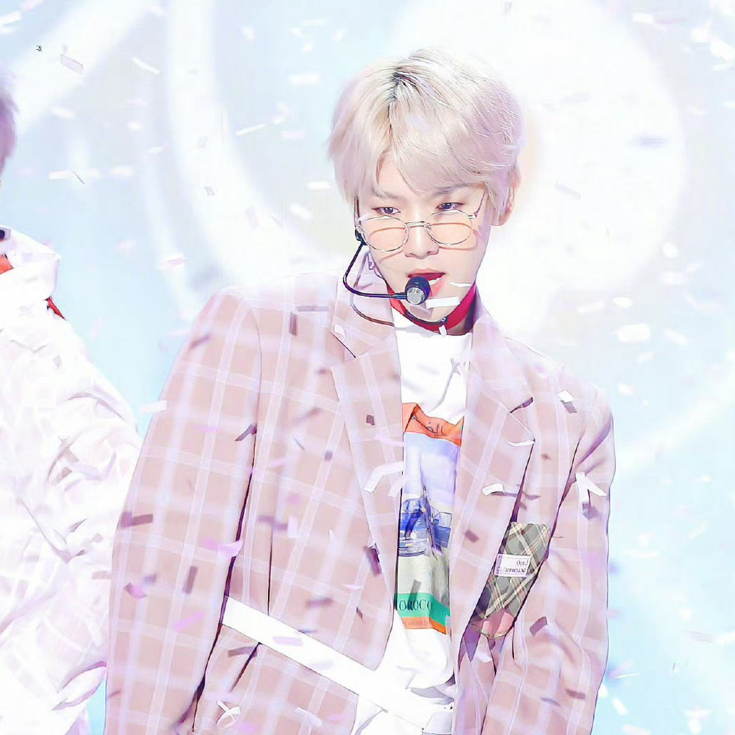 伯賢 (EXO)的幕後花絮