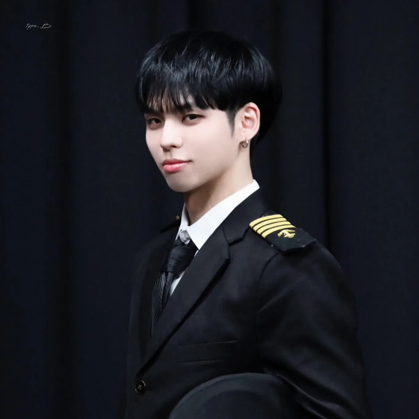 BX (CIX) 최근 활동샷