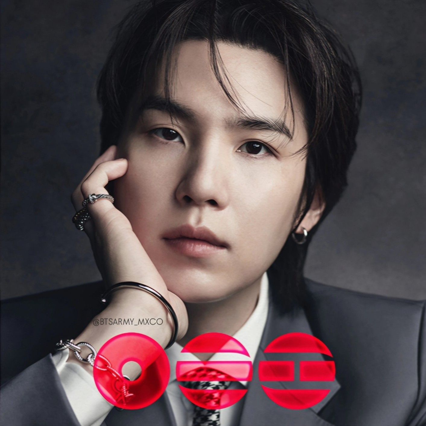 Behind-the-scenes cut of Board