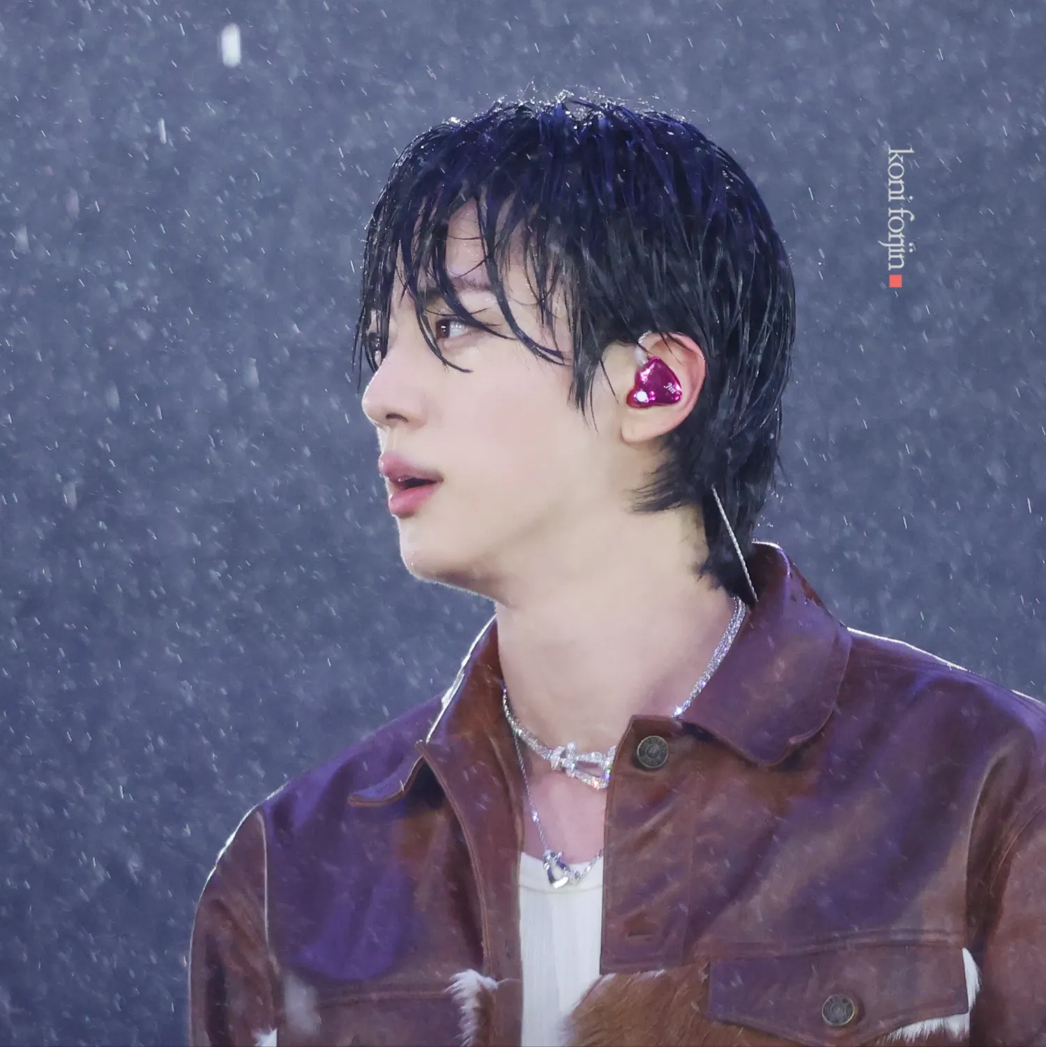 Foto aktivitas terbaru Jin (BTS)