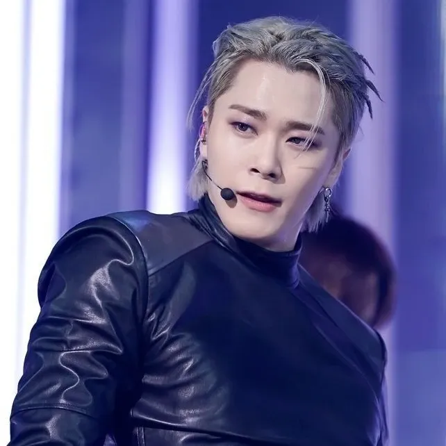 아스트로의 최신 사진