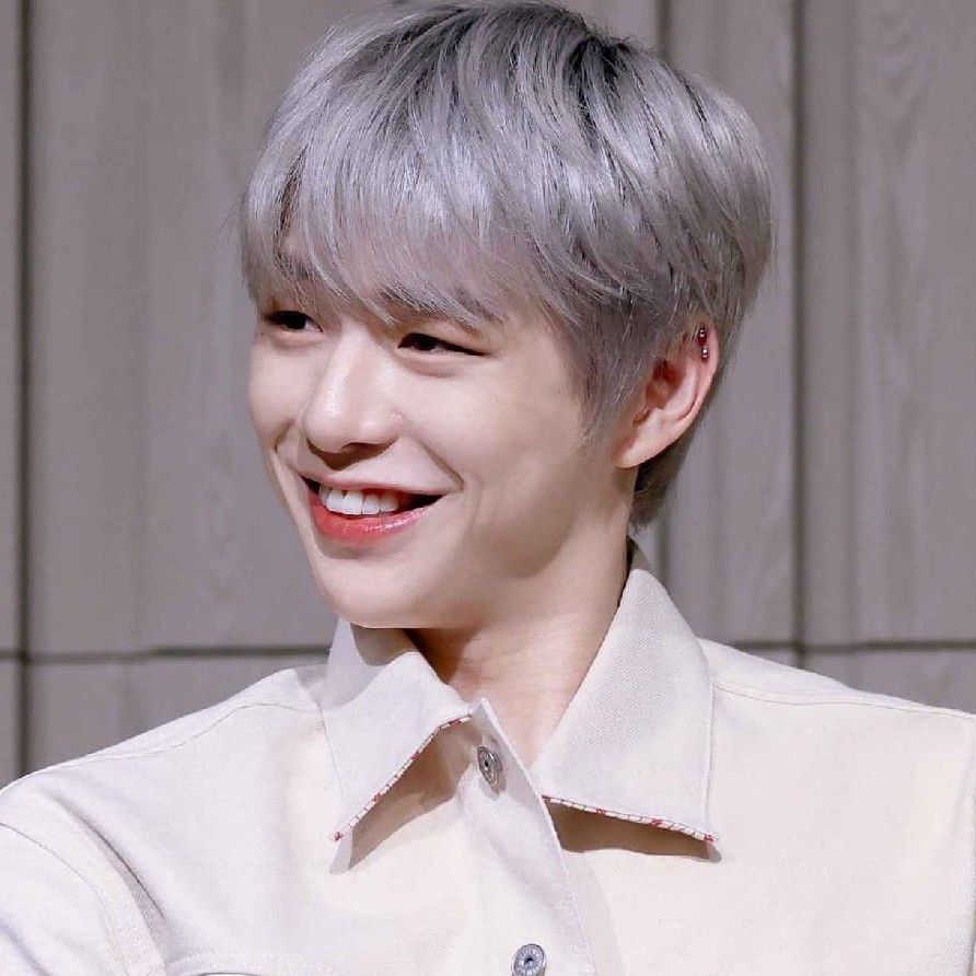 강다니엘 최근 활동샷