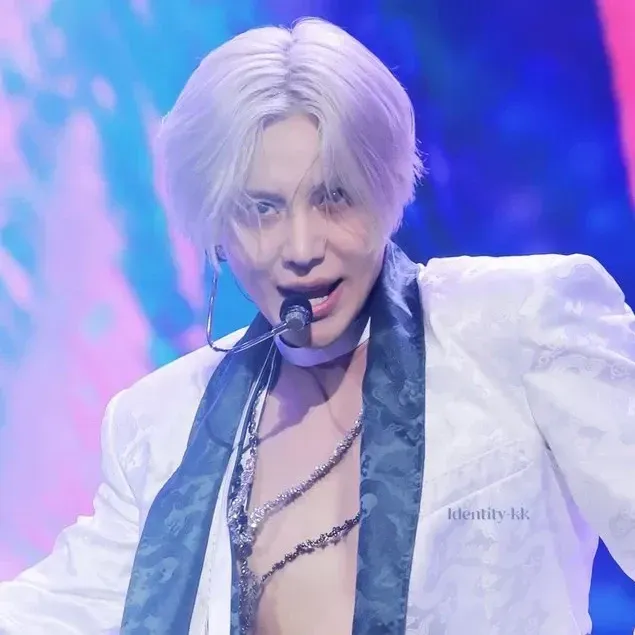 A moment captured by Taemin (SHINee)'s fan
