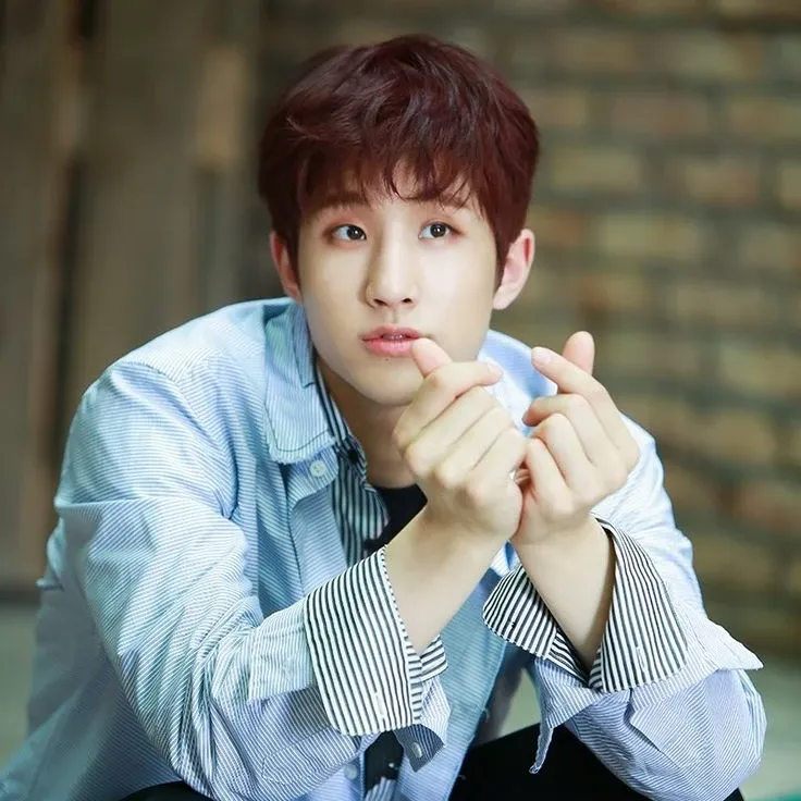 A moment captured by Jinjin (ASTRO)'s fan