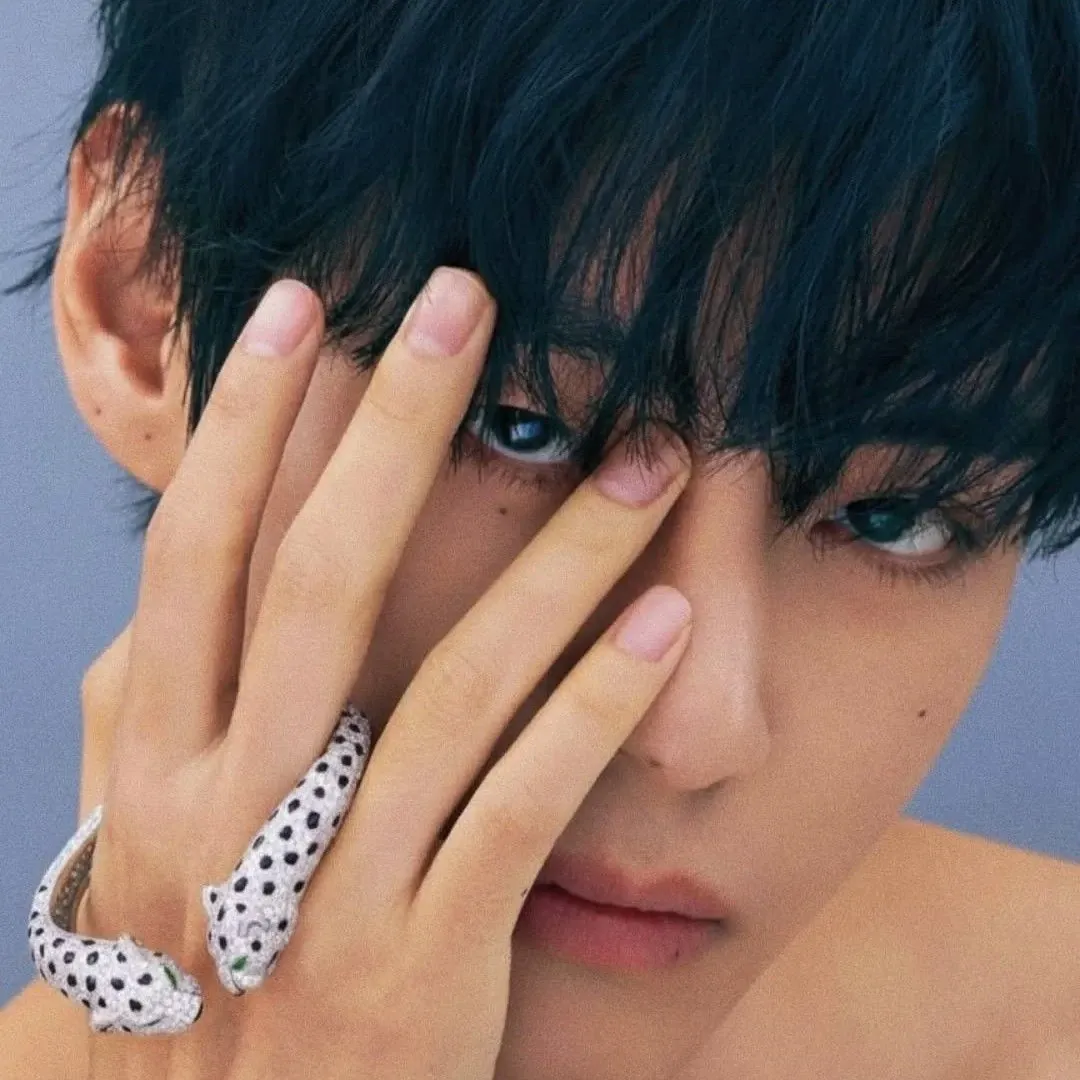 V (BTS)の最近の活動写真