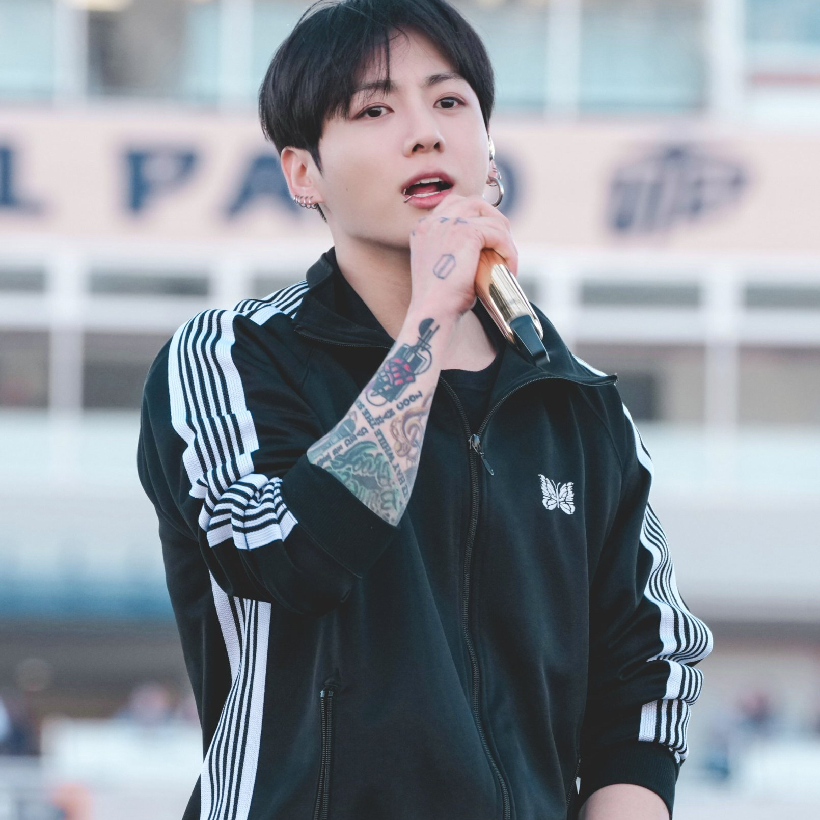 Foto aktivitas terbaru Jungkook (BTS)