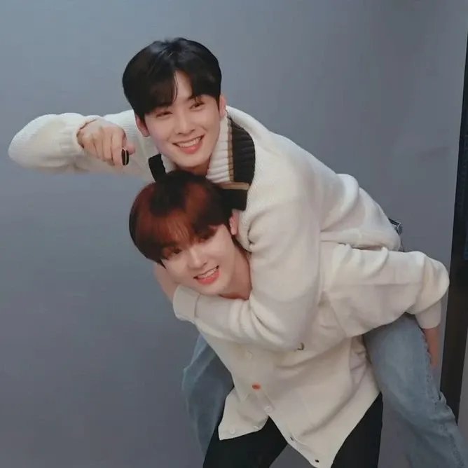 車銀優 (ASTRO)的最新活動照片