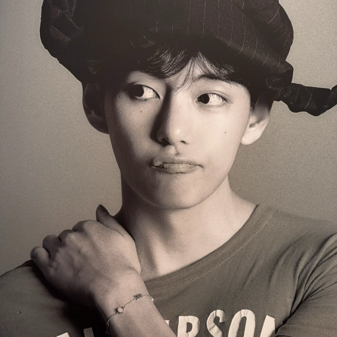 뷔 (방탄소년단)의 최신 사진