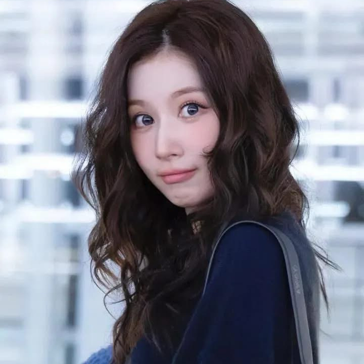 Sana (TWICE)的幕后花絮