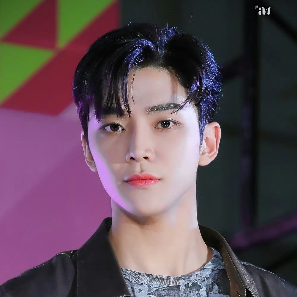 Behind-the-scenes cut of Rowoon