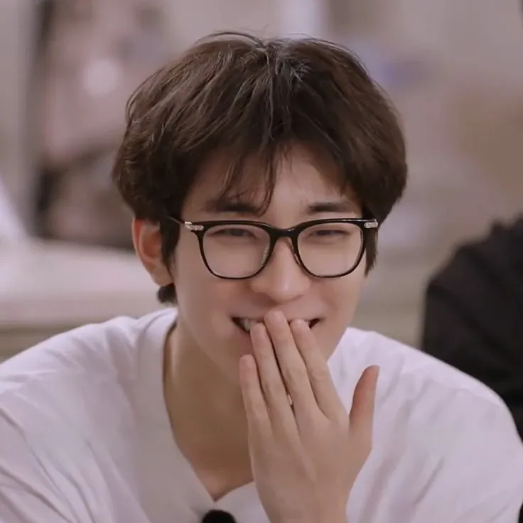 Recent activity shot of Wonwoo (SEVENTEEN)