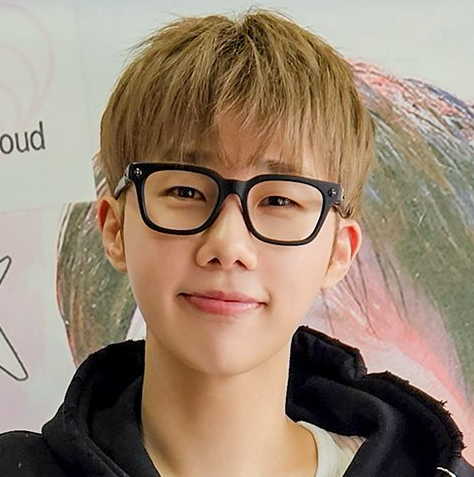 A moment captured by Sungkyu (INFINITE)'s fan