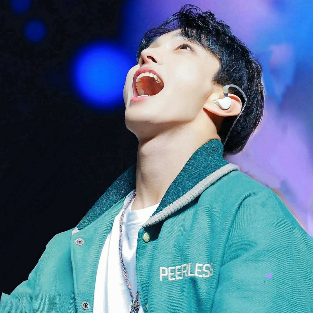 Latest photo of DK (SEVENTEEN)