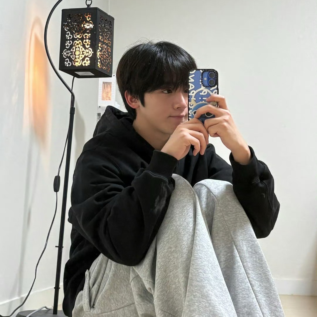 Latest photo of Kim Yohan (WEi)