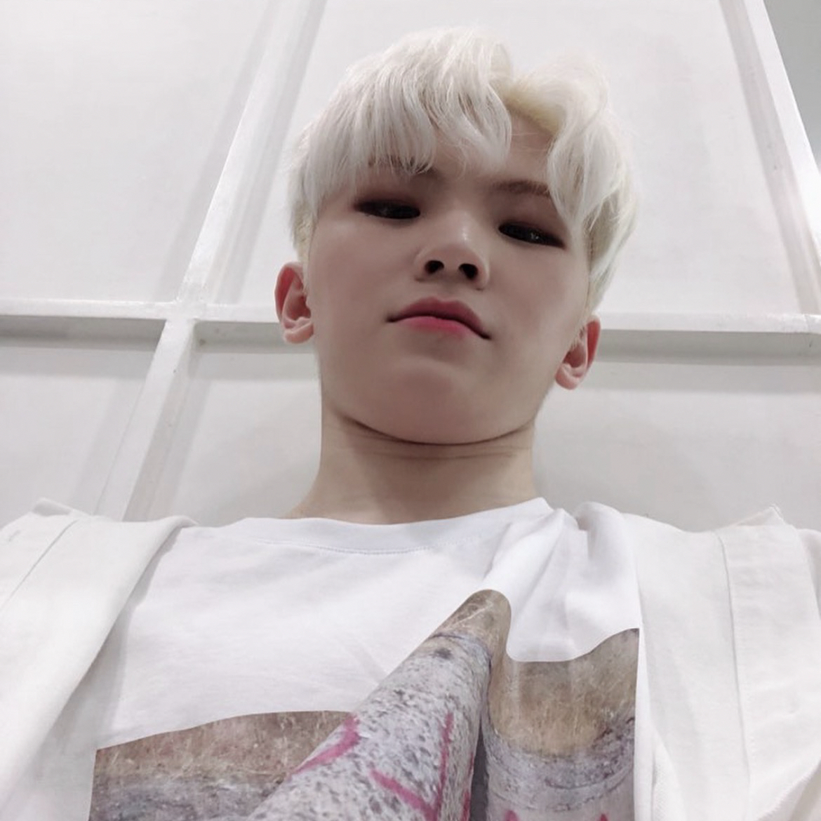 Latest photo of Woozi (SEVENTEEN)