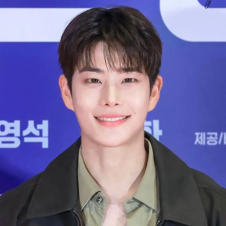Latest photo of MJ (ASTRO)