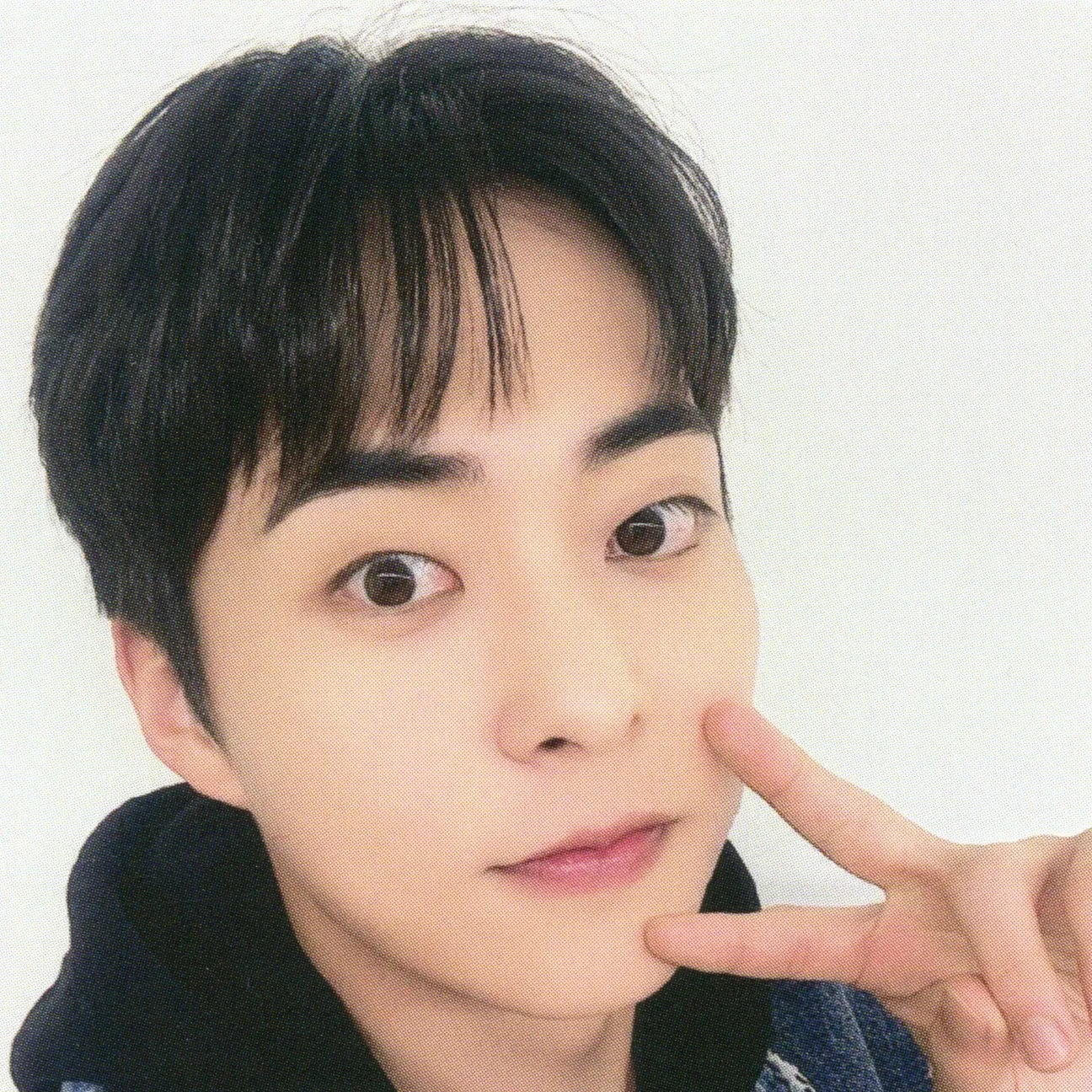 Behind-the-scenes cut of Xiumin (EXO)