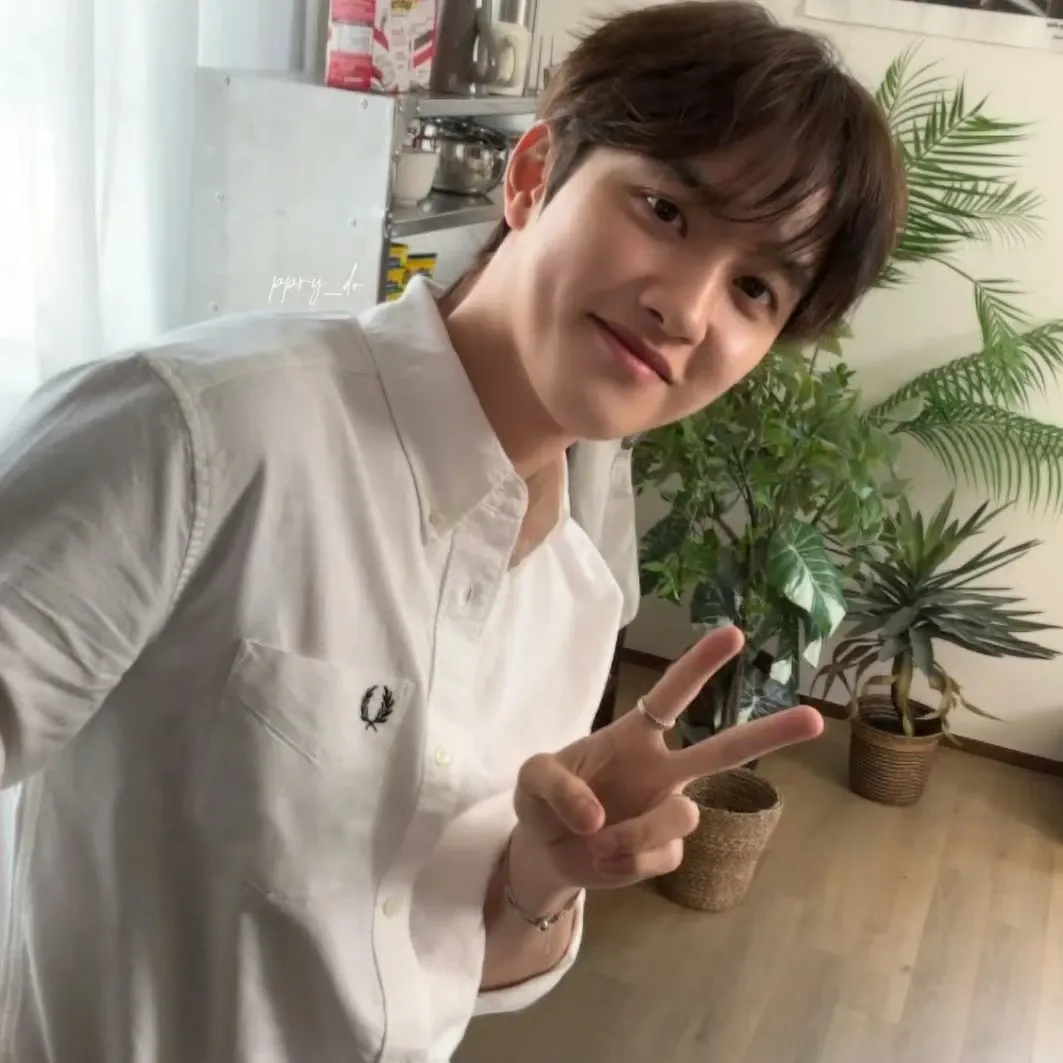 Foto aktivitas terbaru D.O. (EXO)