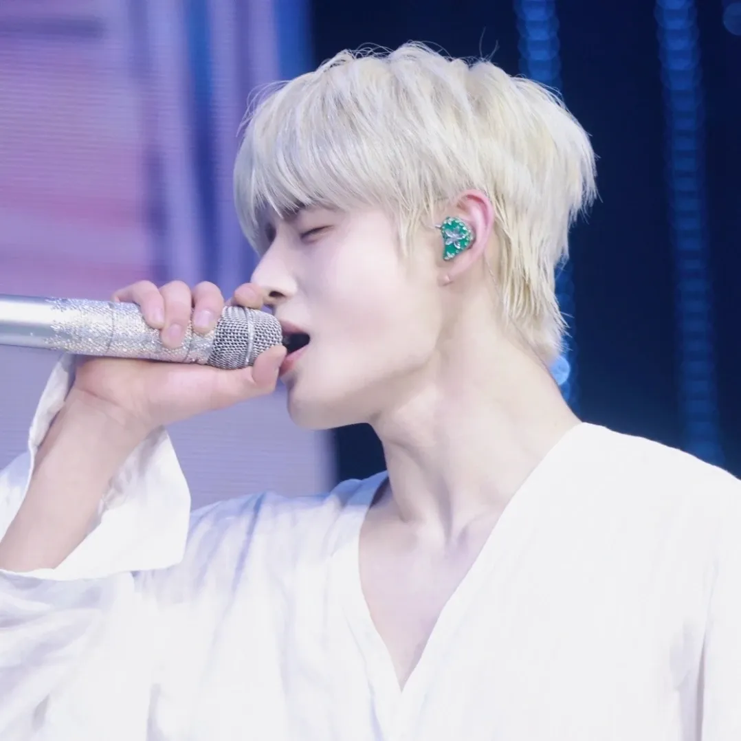 Latest photo of Kim Jiwoong (ZEROBASEONE)