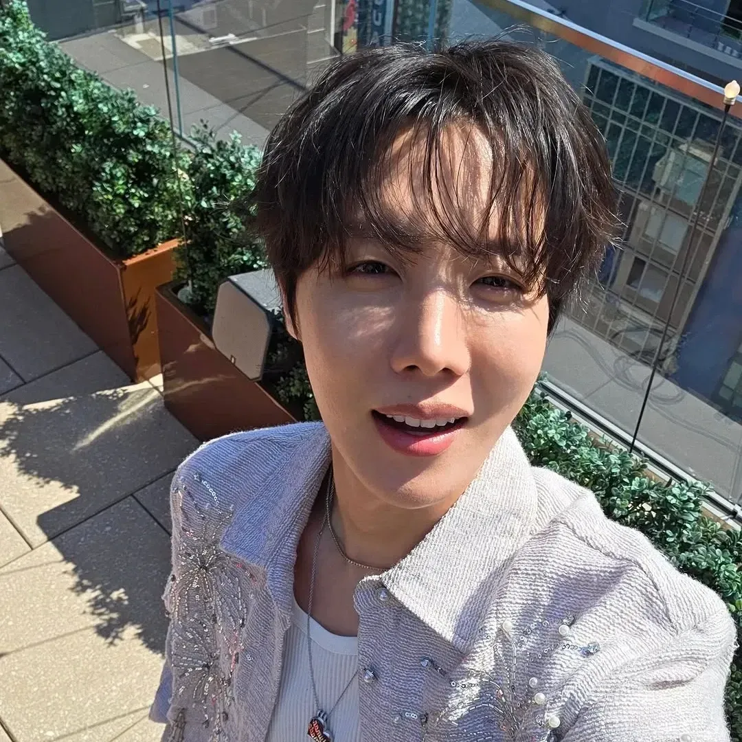 J-hope (防彈少年團)的最新活動照片