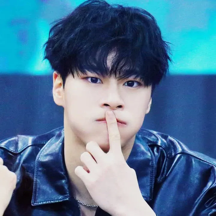 Latest photo of Moonbin (ASTRO)