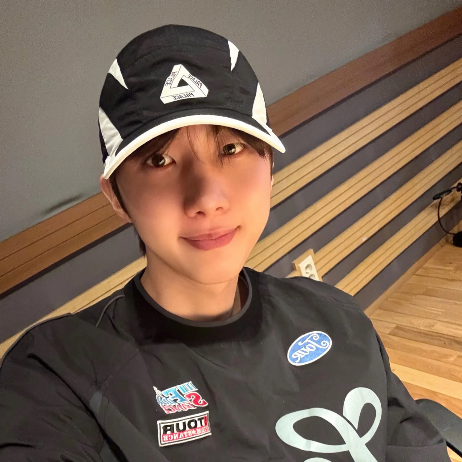 Recent activity shot of Hui (PENTAGON)