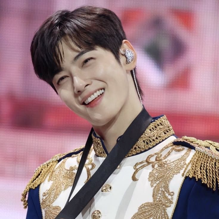 Latest photo of Eunwoo (ASTRO)