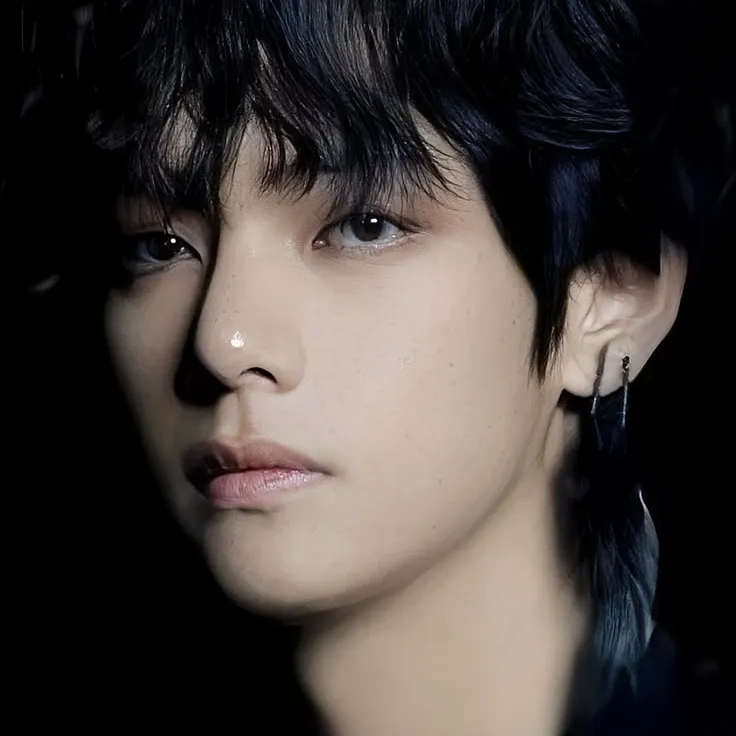 Behind-the-scenes cut of V (BTS)