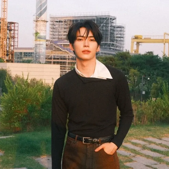 Behind-the-scenes cut of Sung Hanbin (ZEROBASEONE)