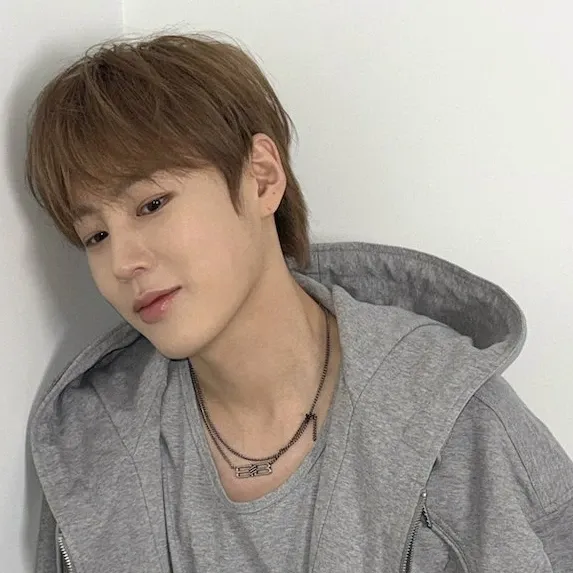 하성운의 비하인드 컷