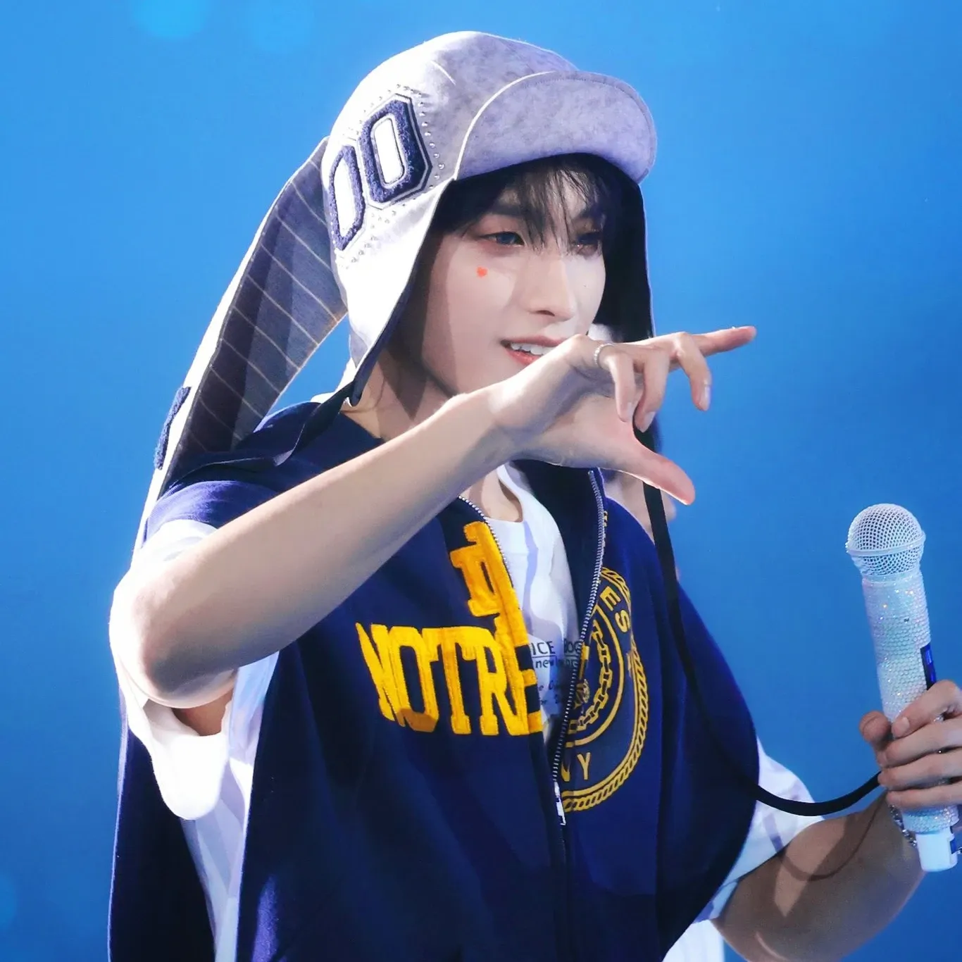 Behind-the-scenes cut of DK (SEVENTEEN)