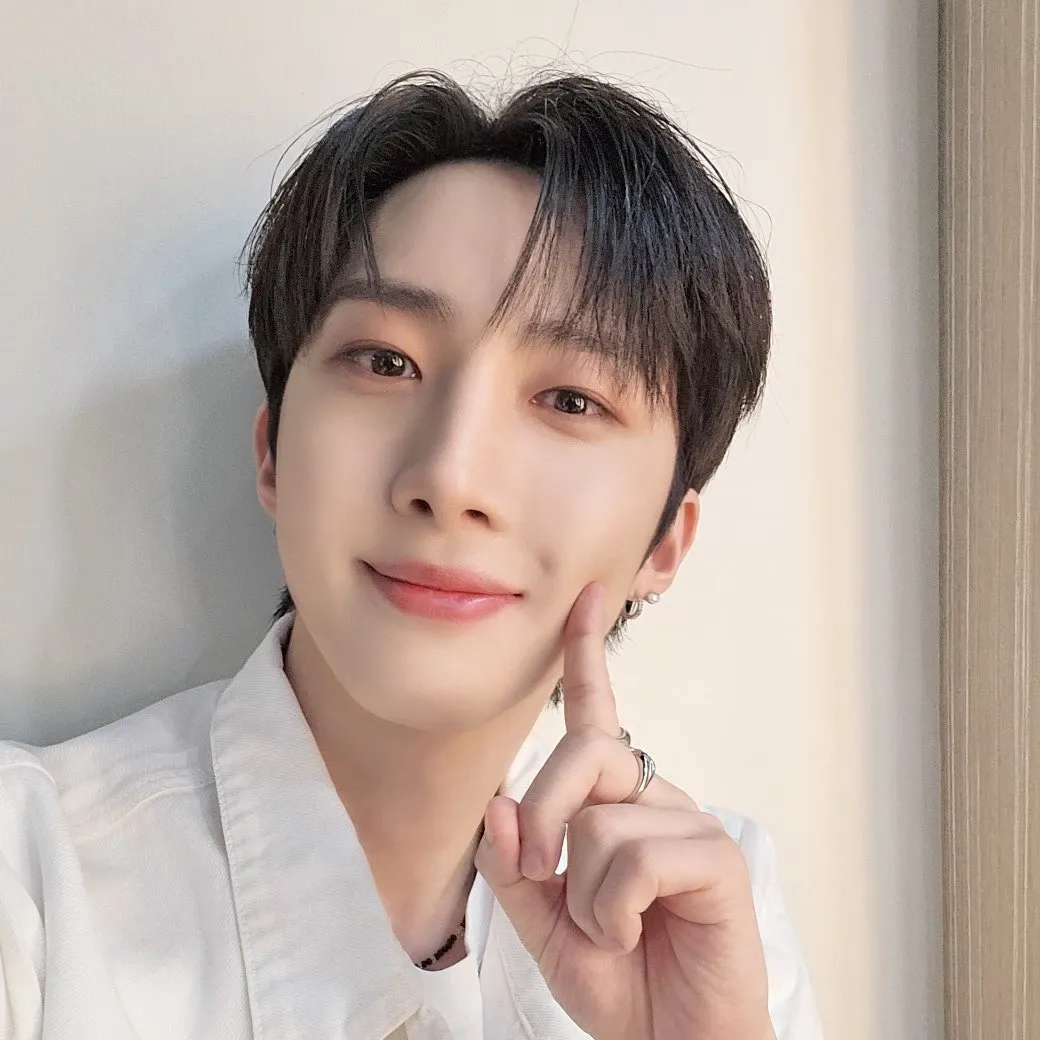 Latest photo of Hui (PENTAGON)