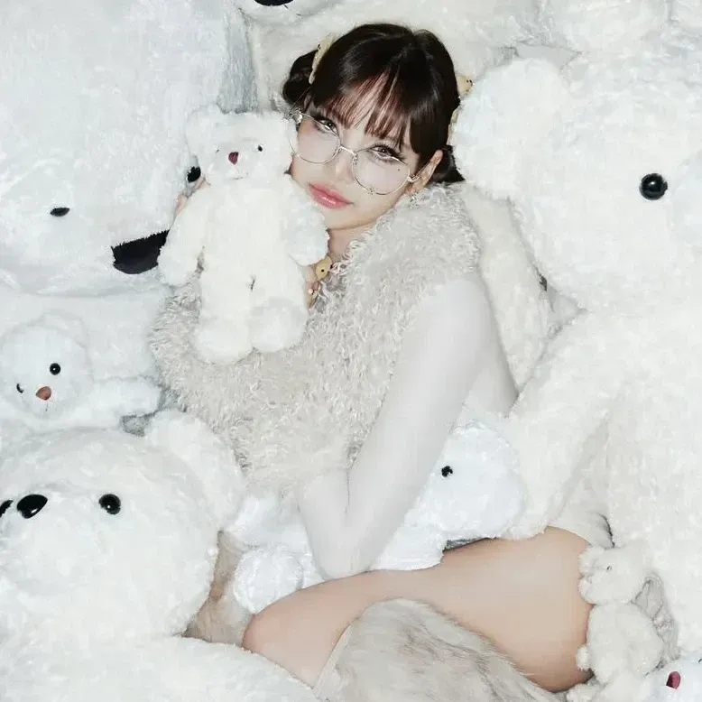 Foto aktivitas terbaru Lisa (BLACKPINK)