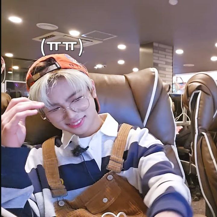 A moment captured by Jeromy (HORI7ON)'s fan