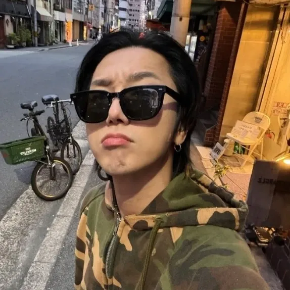 Foto aktivitas terbaru Yesung (Super Junior)