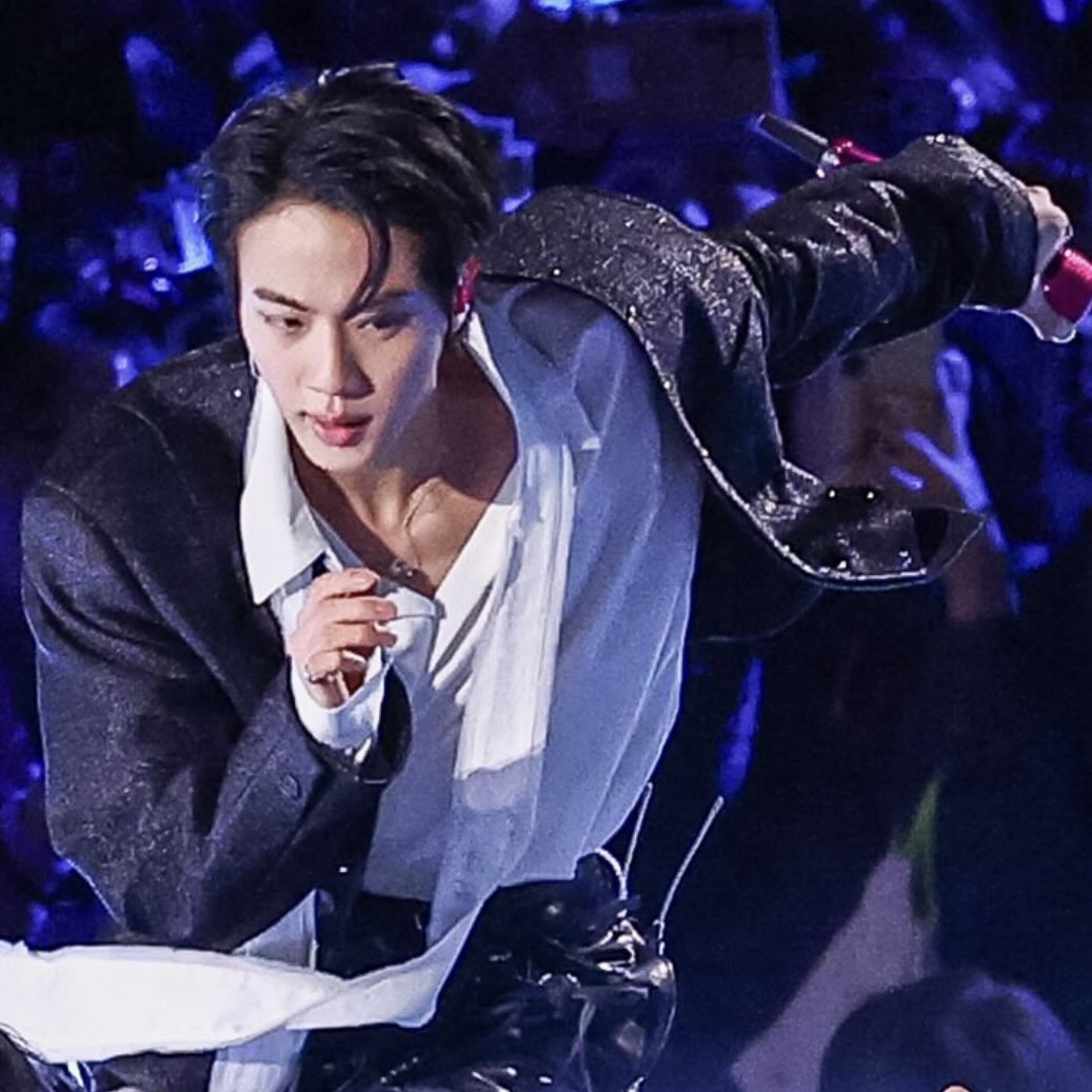 진 (방탄소년단)의 비하인드 컷