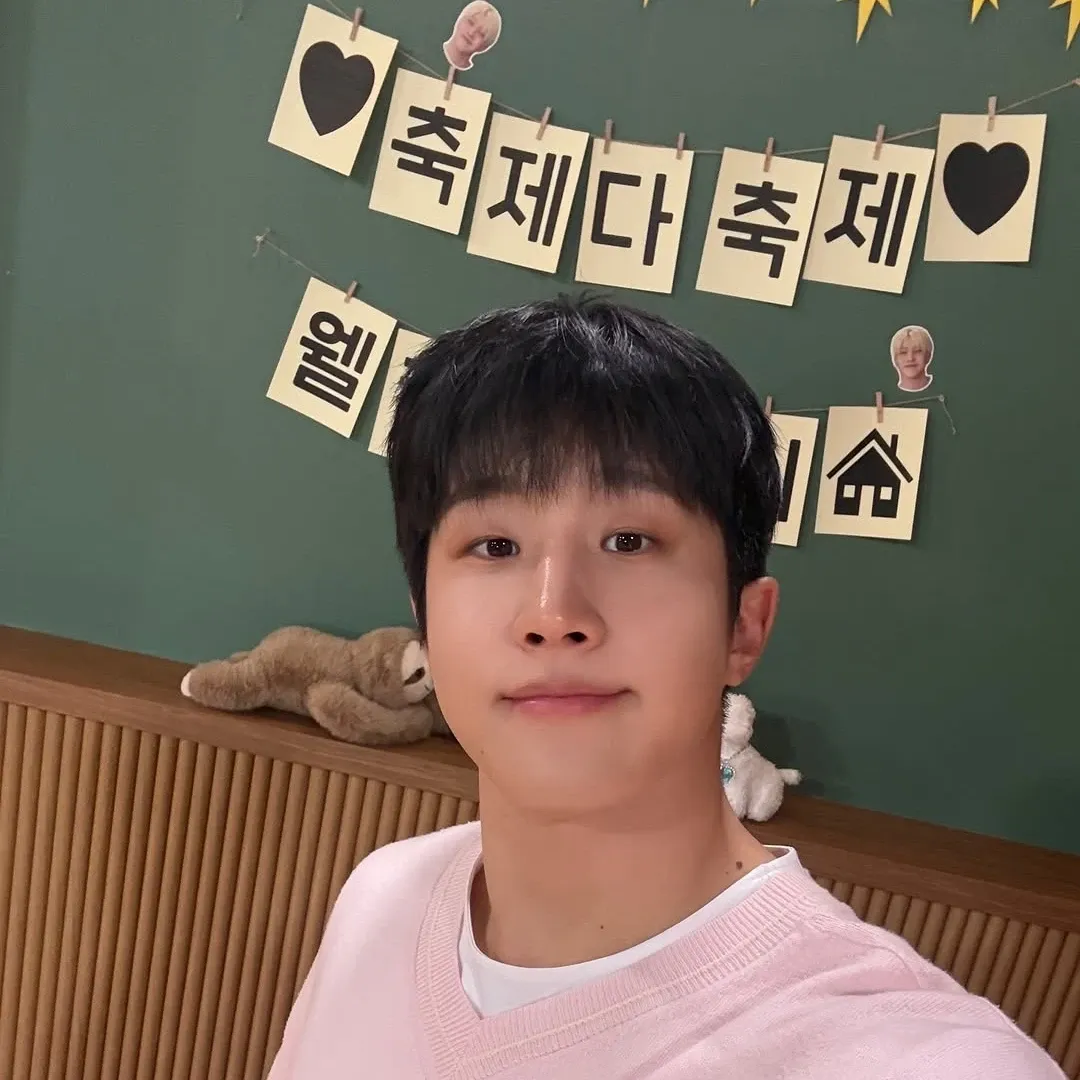 A moment captured by Jinjin (ASTRO)'s fan