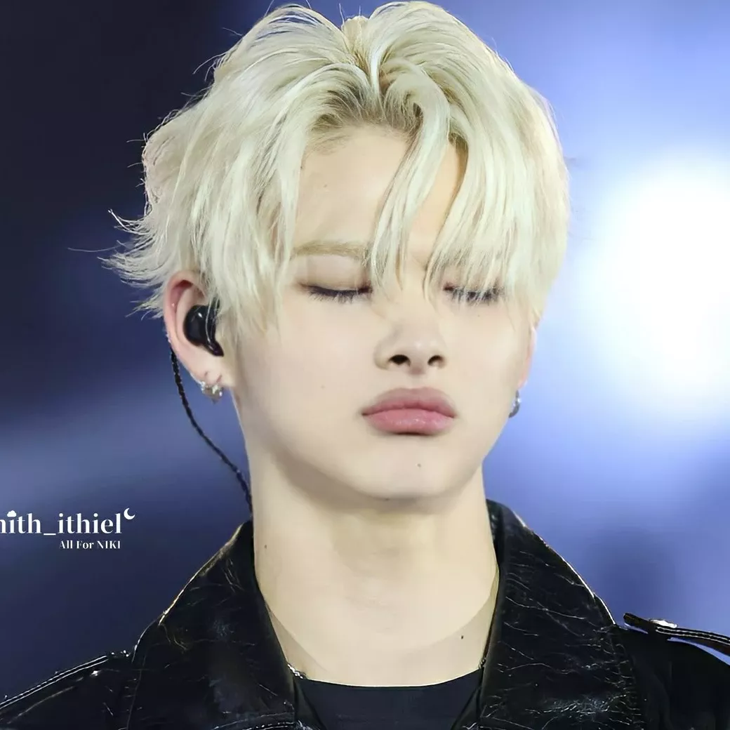 Behind-the-scenes cut of NI-KI (ENHYPEN)